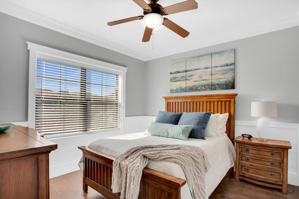 Large 4 Bedroom With Bunk Room And 2 Golf Carts! Destin Dış mekan fotoğraf